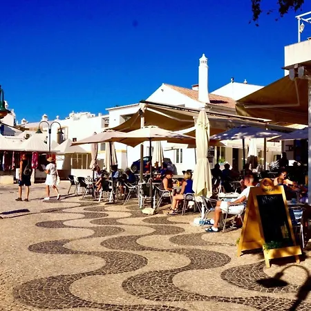 Townhouse Near The Sea With Plenty Of Sunlight Casa de Férias Luz